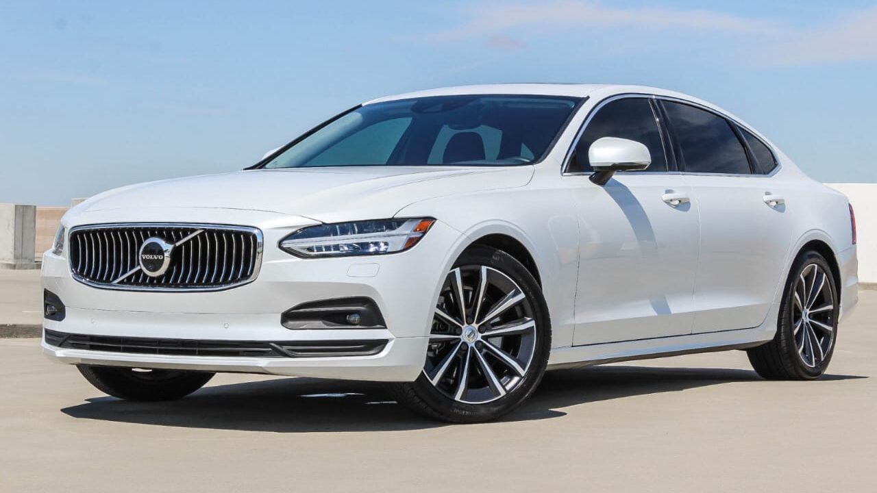 WhatsApp-Image-2025-05-03-at-23.29.02_5f94a97a-edited Volvo S90 Price In India: यहाँ जाने इसके फीचर्स और प्राइस के बारे में