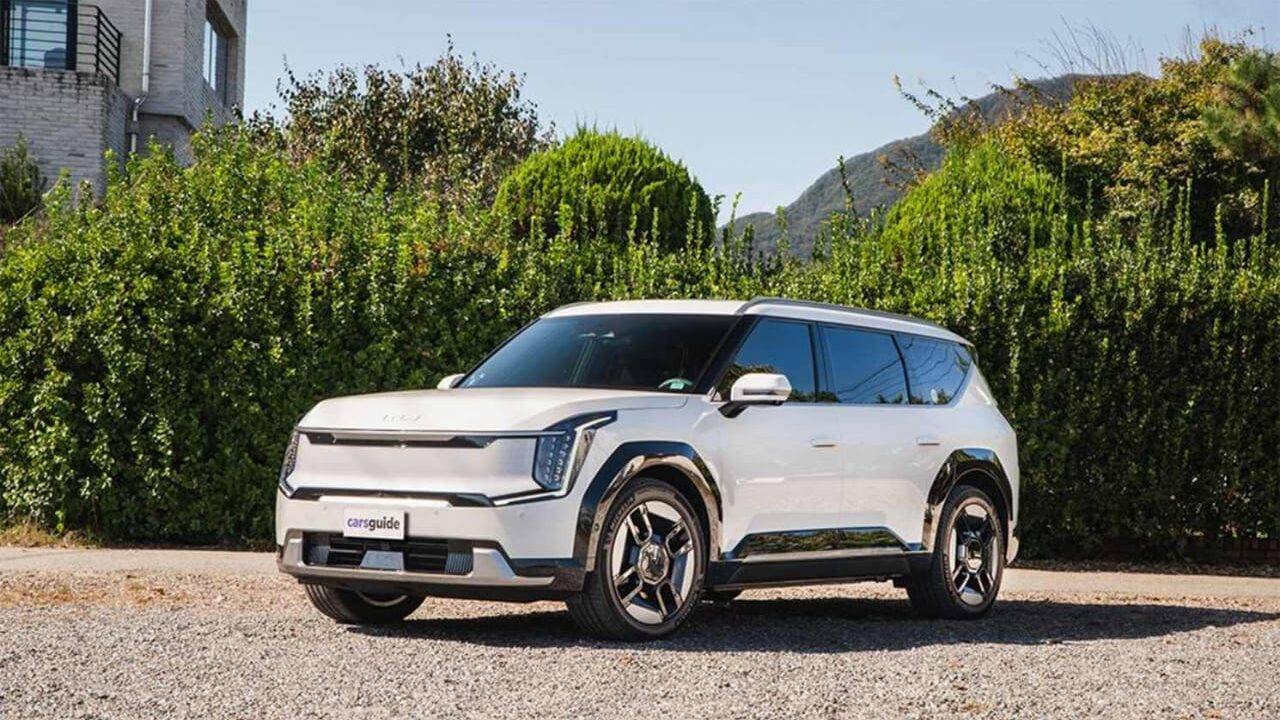 WhatsApp-Image-2025-05-07-at-17.40.01_9401f488-edited Kia EV9 Price In India: यहाँ जाने इसकी कीमत और फीचर्स के बारे में विस्तार से