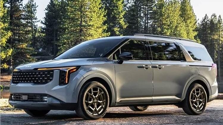 WhatsApp-Image-2025-05-10-at-14.56.26_cecb5417-edited New Kia Carnival आपके परिवार के लिए एक शानदार और लक्जरी राइड
