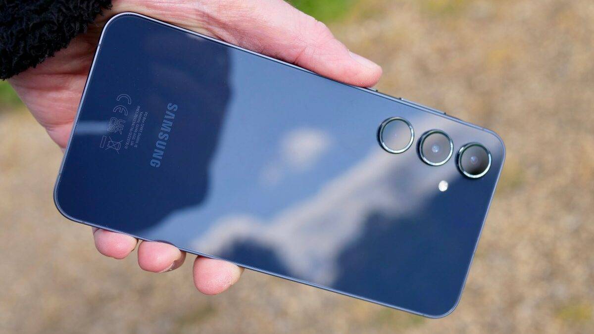 WhatsApp-Image-2025-05-11-at-13.03.51_78a866da-edited Samsung Galaxy A56 5G: आपके लिए नवीनतम तकनीक का परफेक्ट स्मार्टफोन